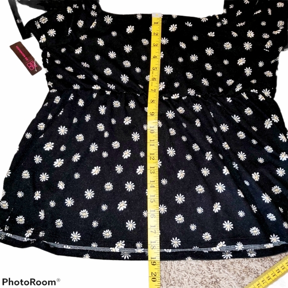 No Boundaries NWT Juniors Plus Size Flutter Sleeved Square Neck Line Top 449 - Picture 9 of 9